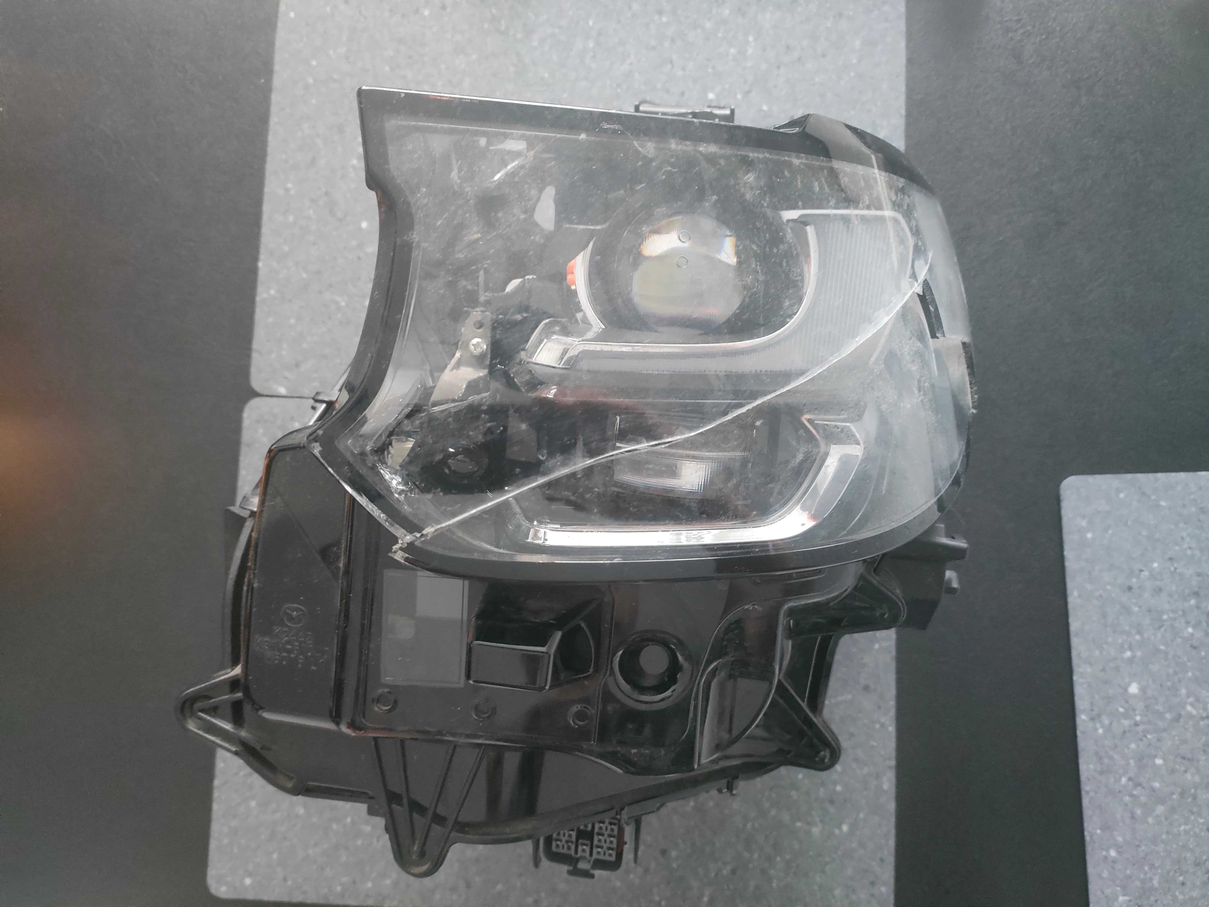 Lampa przednia  Mazda cx60 2022r