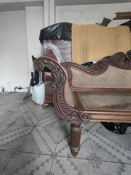 Canapé antigo para restaurar o assento