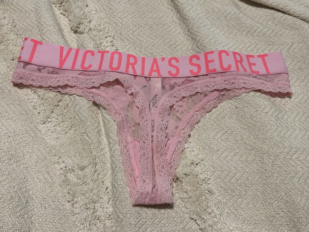 Stringi Victoria’s Secret