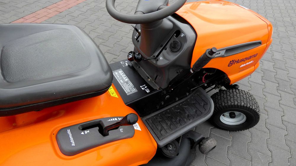 Traktorek kosiarka Husqvarna CTH151 (150401.5) - Baras