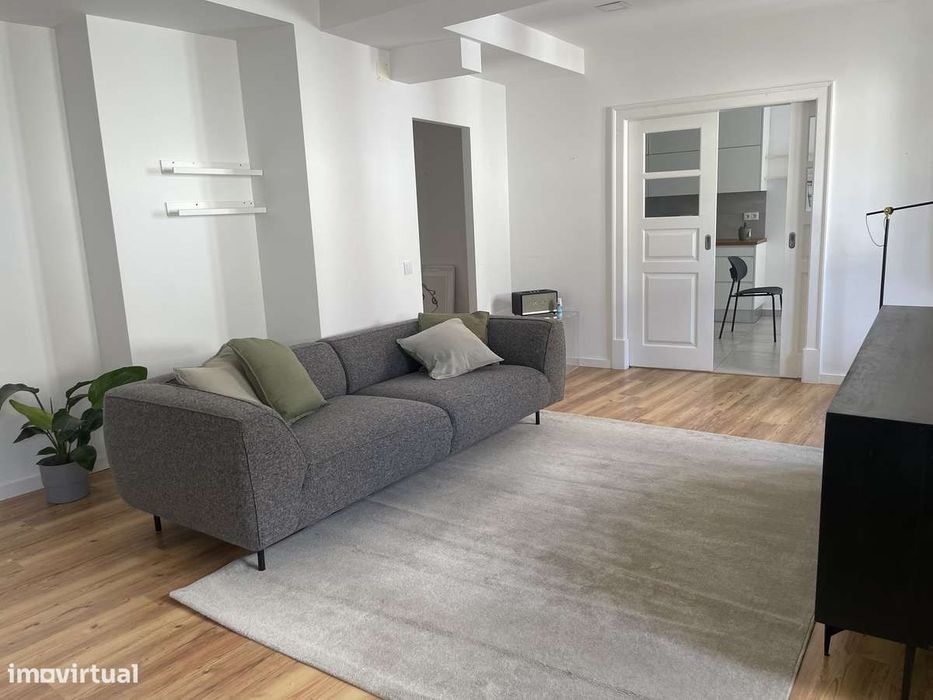 Moradia T3 com terraço e sótão em arrendamento