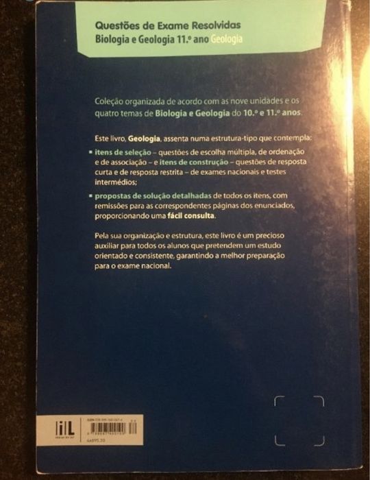Livros de preparação para exame de biologia e geologia 11ºano