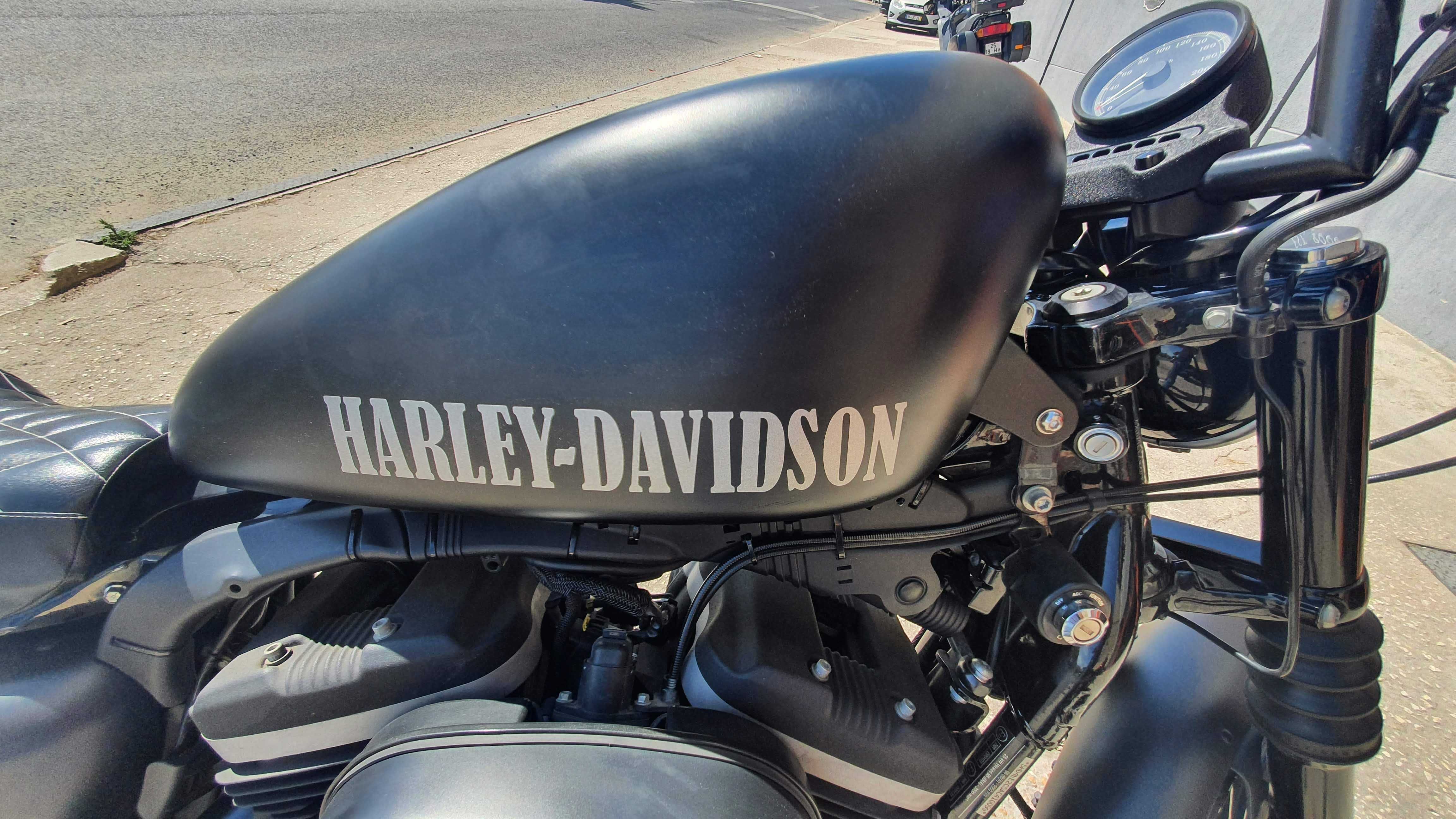 Harley Davidson Sportster XL 883N IRON