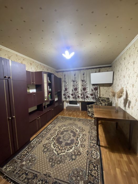 Продам 1-кв на Баварии.