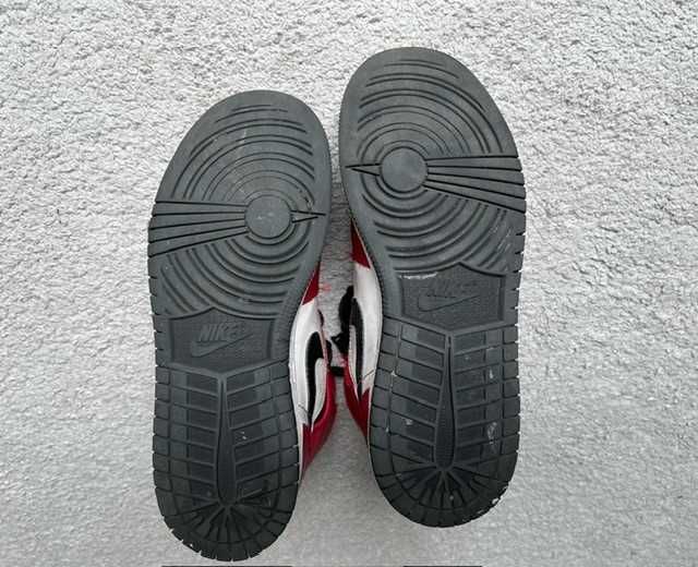 Sapatilhas Originais Nike Air Jordan 1 Mid retro para rapaz