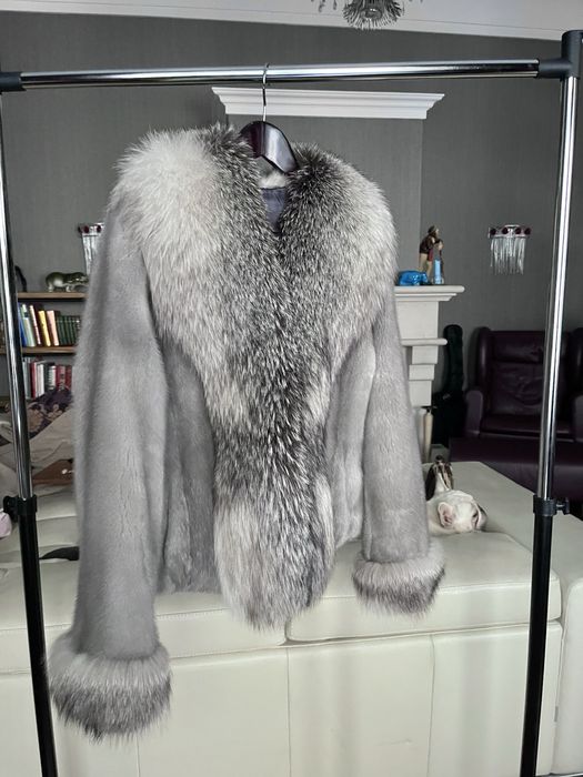 Полушубок голубая норка, воротник писец. Италия.