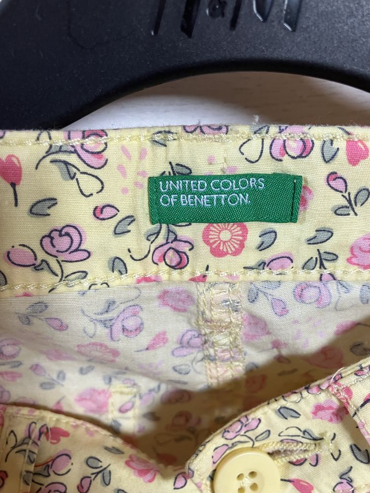 united Colors of Benneton krótkie spodenki r. 122