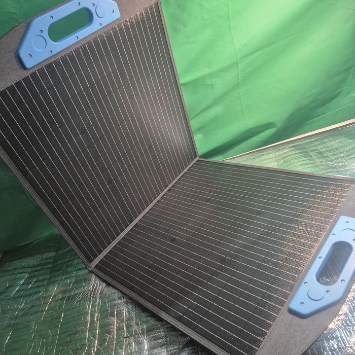 Panel Sloneczny Skladany 100W z Modułem i Różnymi Wejsciami