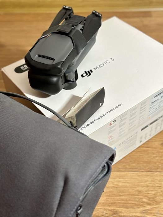 Квадрокоптер DJI Mavic 3 Fly more combo.