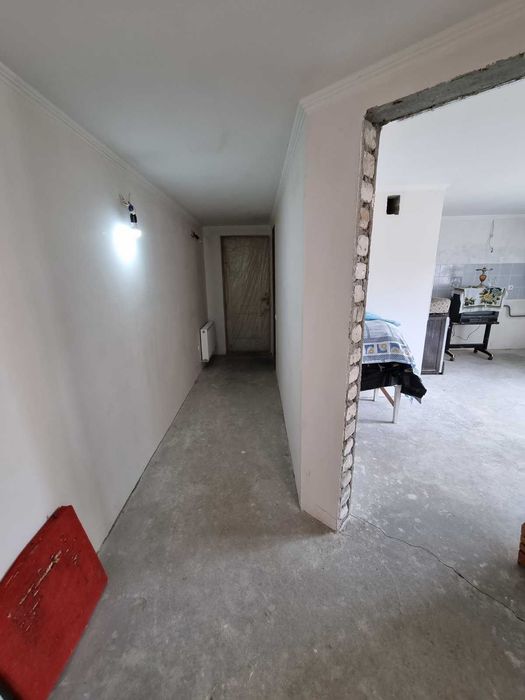 Продам трехэтажный Дом в Корабельном (р-н Жукова)