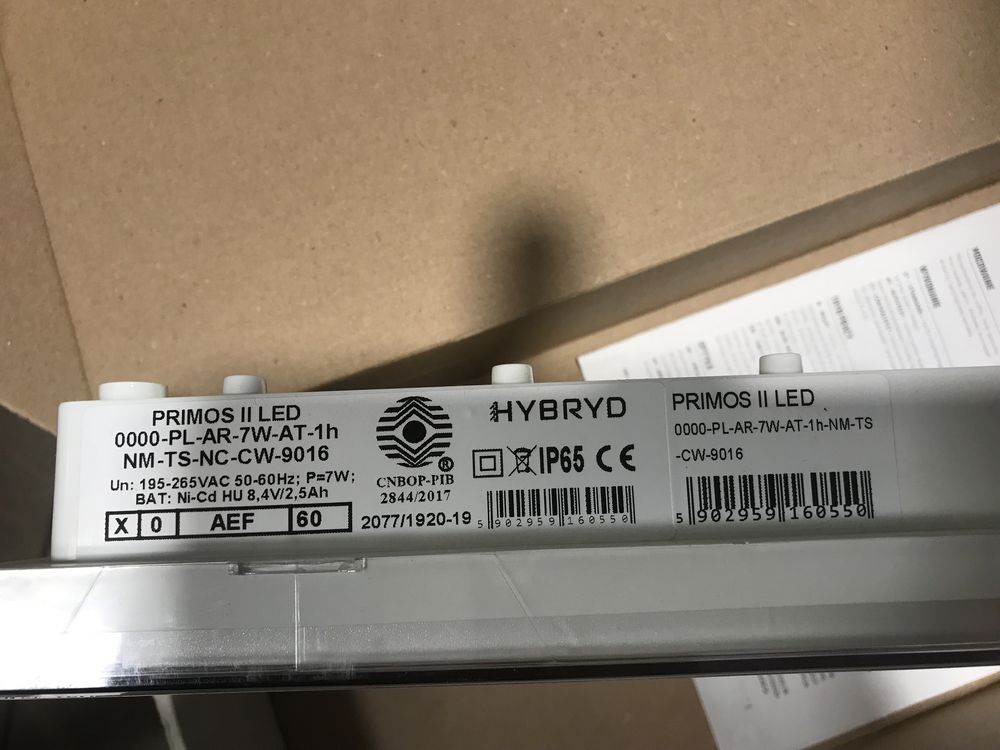 Lampa awaryjnego oświetlenia