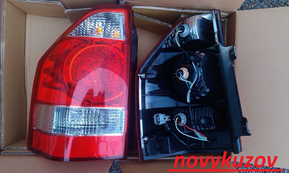 Фонарь задний на Mitsubishi Pajero Wagon  3  Паджеро Вагон 3 03-07