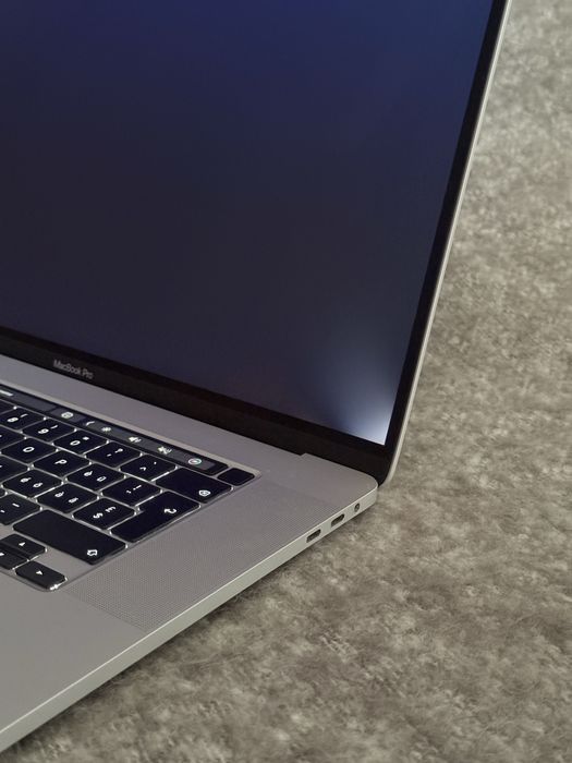 Apple MacBook Pro 16" (2019) | Intel Core i9 | 1TB SSD | 16GB RAM