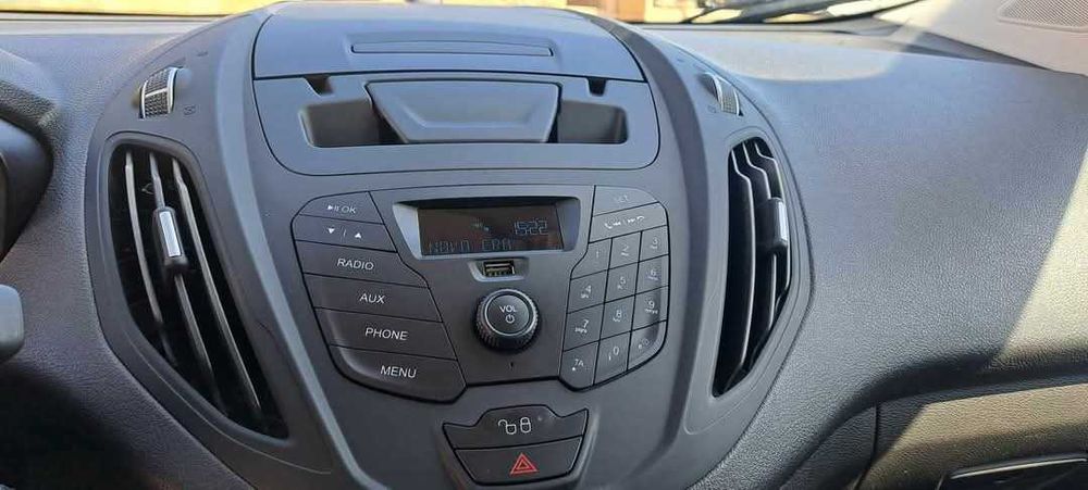 Ford transit courrier