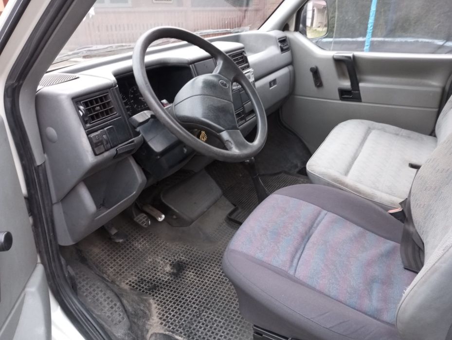 VW Transporter T4 / 1.9 TDI / long / 6 osób/