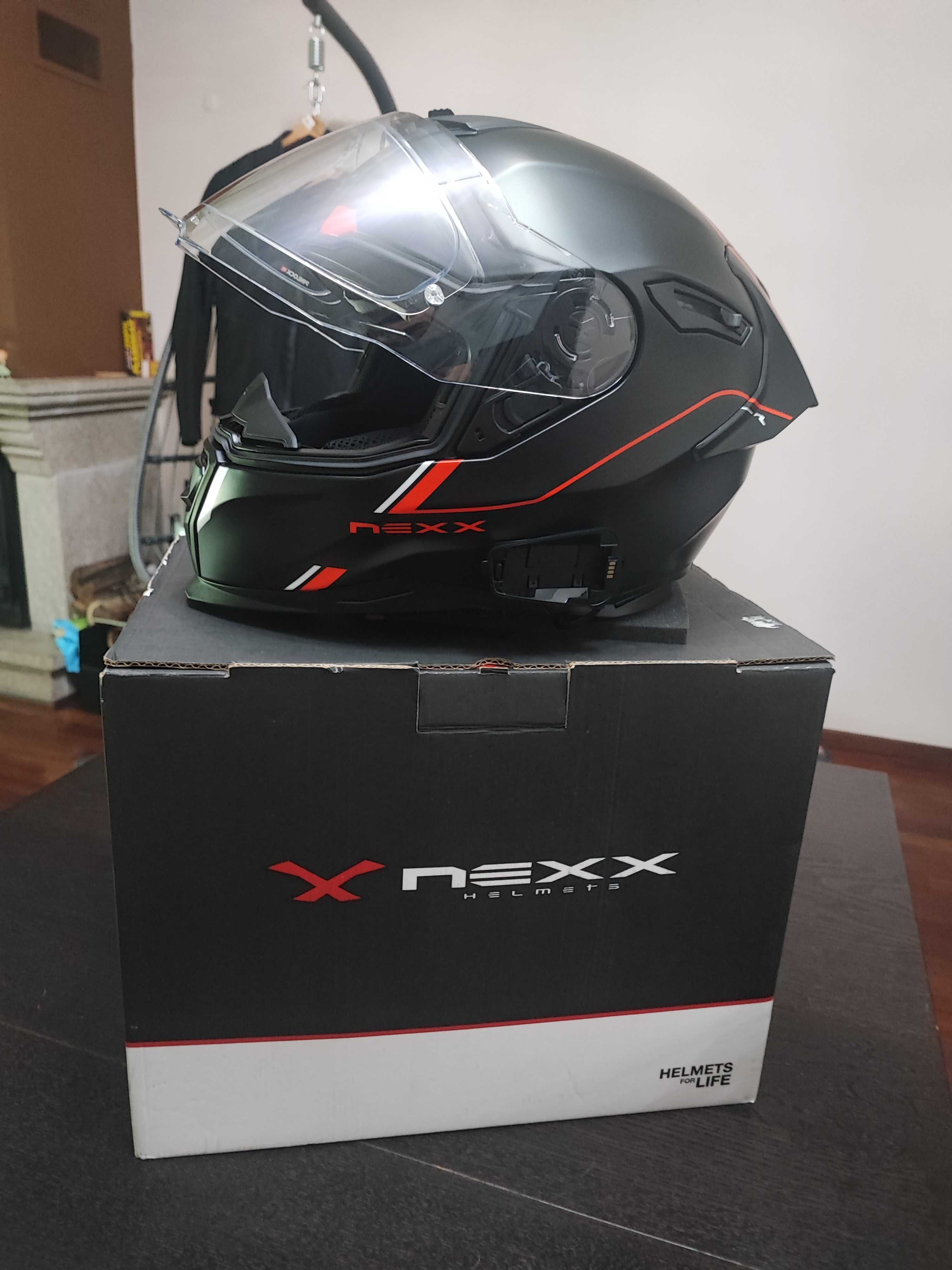 Capacete Nexx em caixa