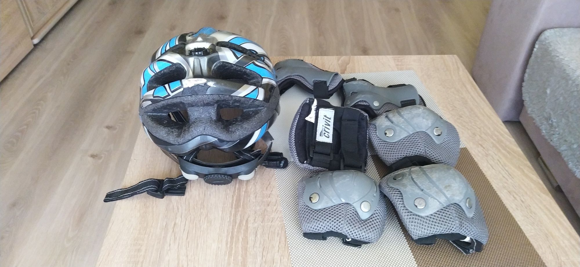 Oddam kask rowerowy oraz ochraniacze