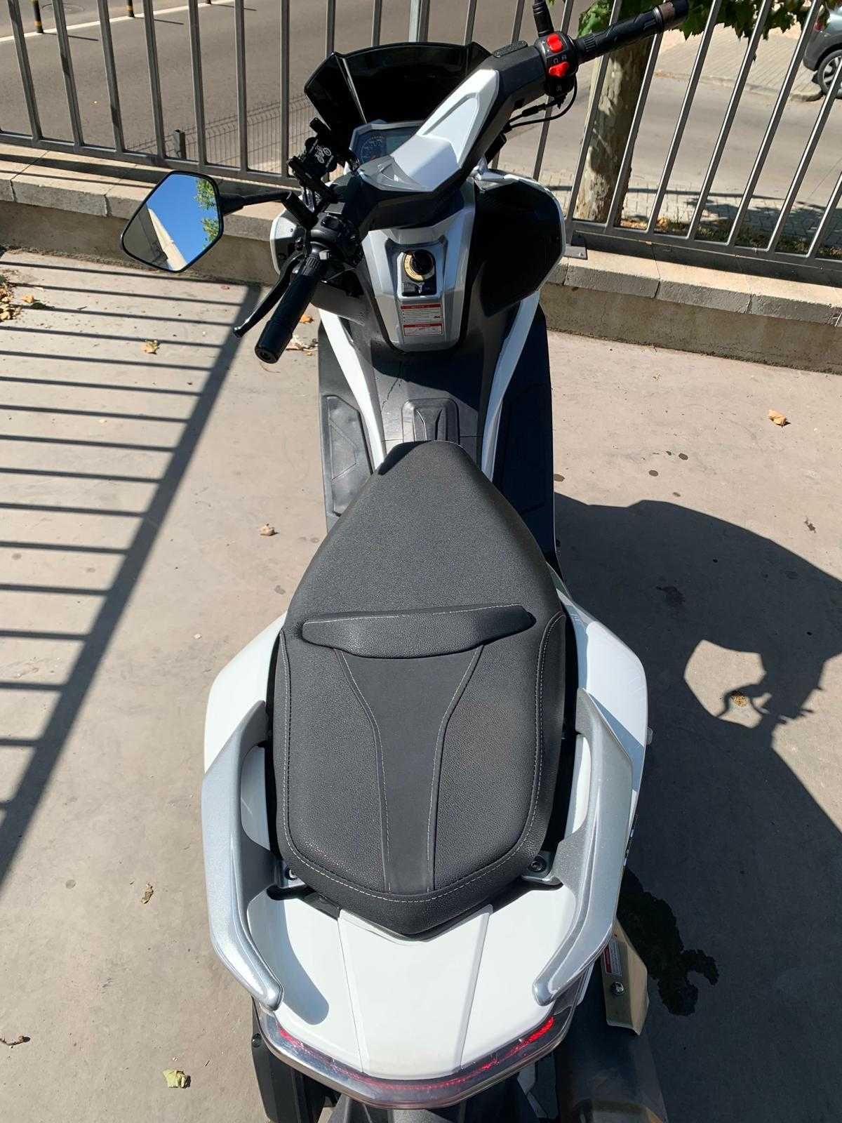 Vieste Keeway 2023 OPORTUNIDADE vendo agil !!! mota superestimada