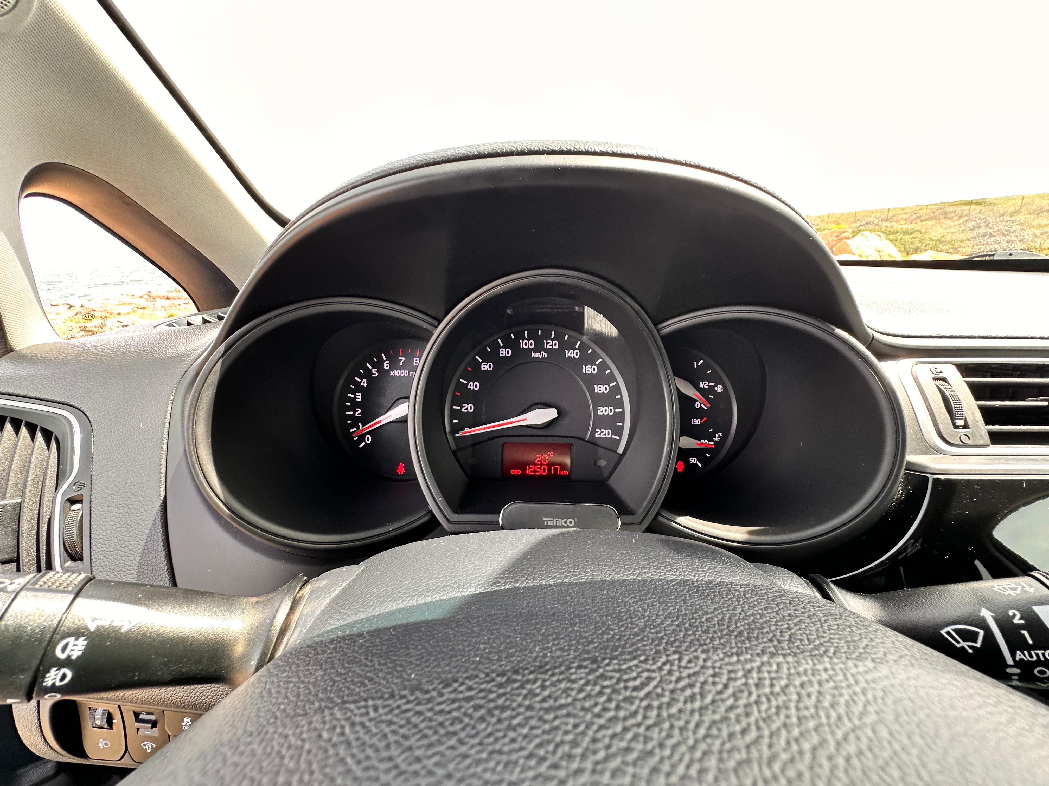 Kia Rio 2016 – Gasolina. Impecável! Único Dono – Como Novo!