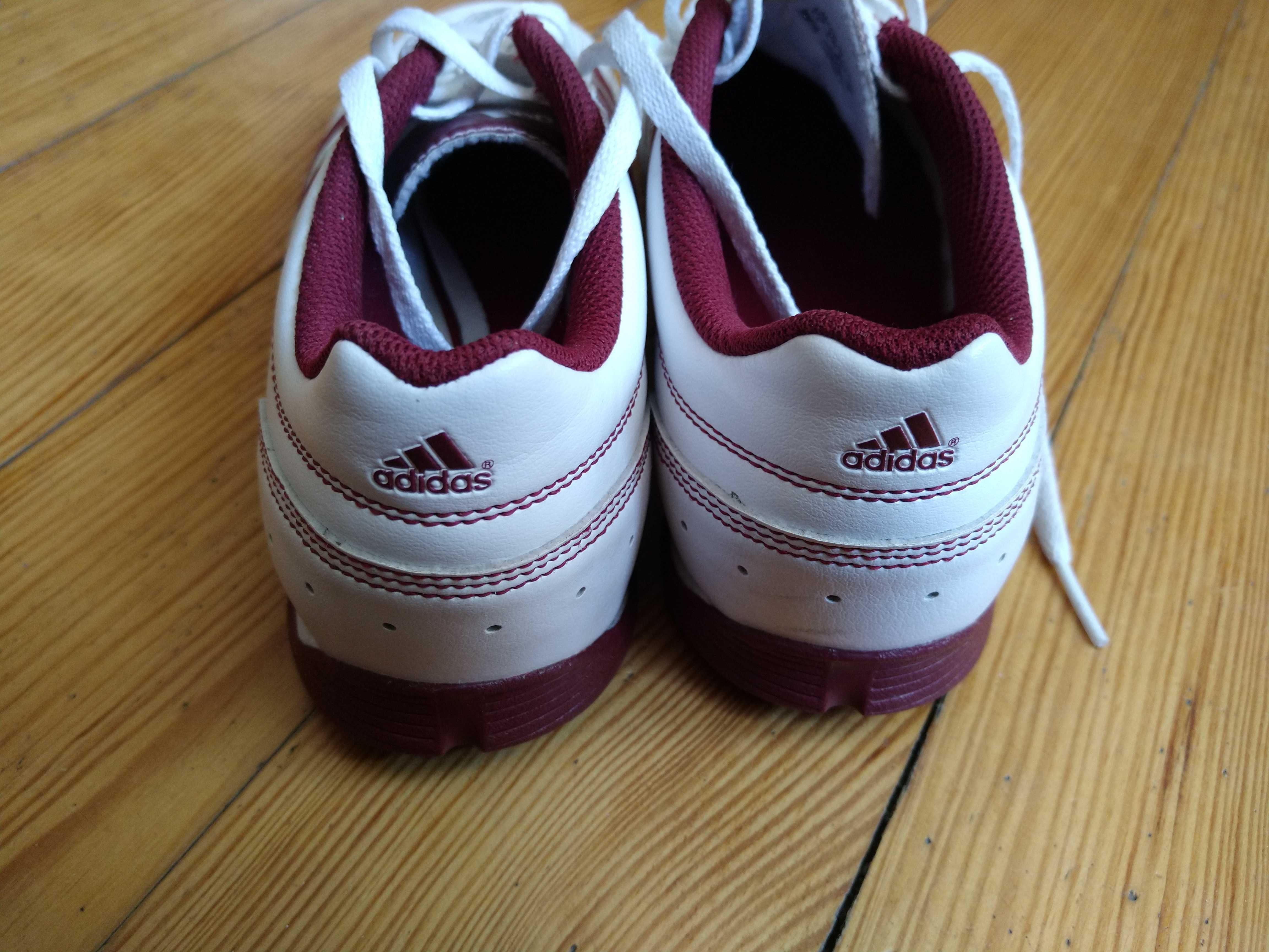 Buty piłkarskie Adidas Traxion Questra III TRX TF 929425 rozm. 36 2/3