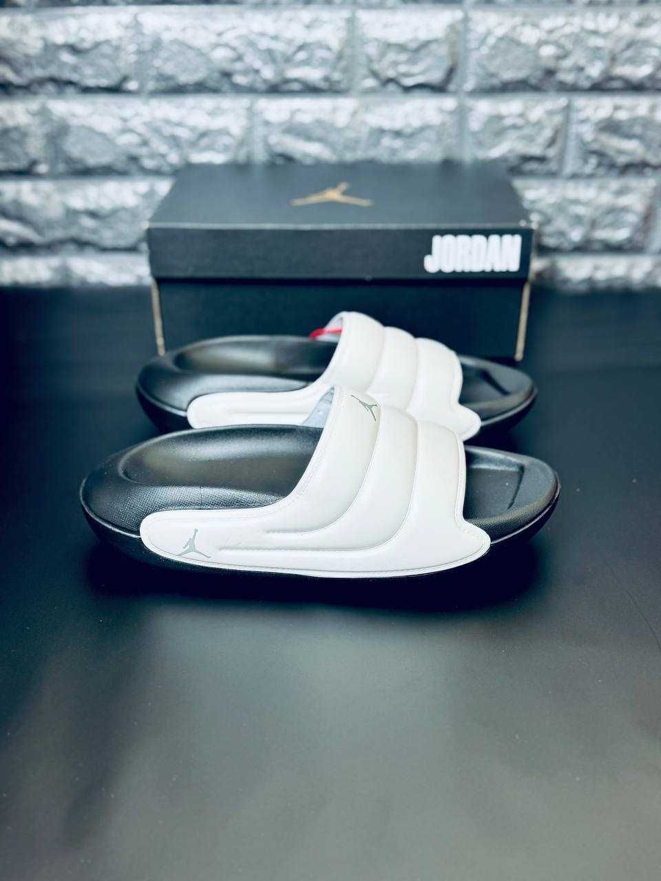 Летние шлепанцы Jordan мужские white\black. Стильні Джордан пляжні