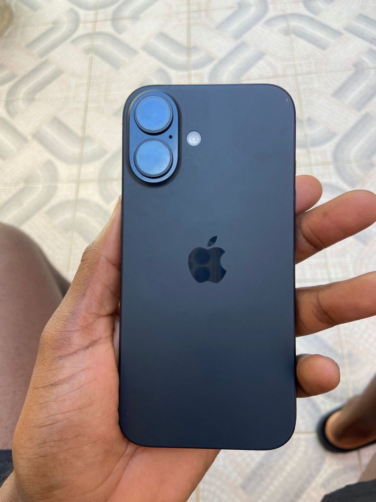 Iphone 16 em perfeitas condicoes, disponivel para venda imediata. !