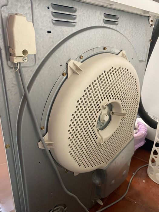 Máquina de secar roupa zanussi