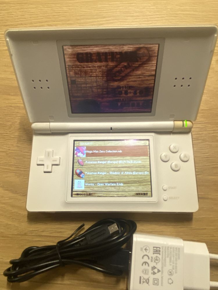 Konsola Nintendo DS lite white r4 i 31 gier