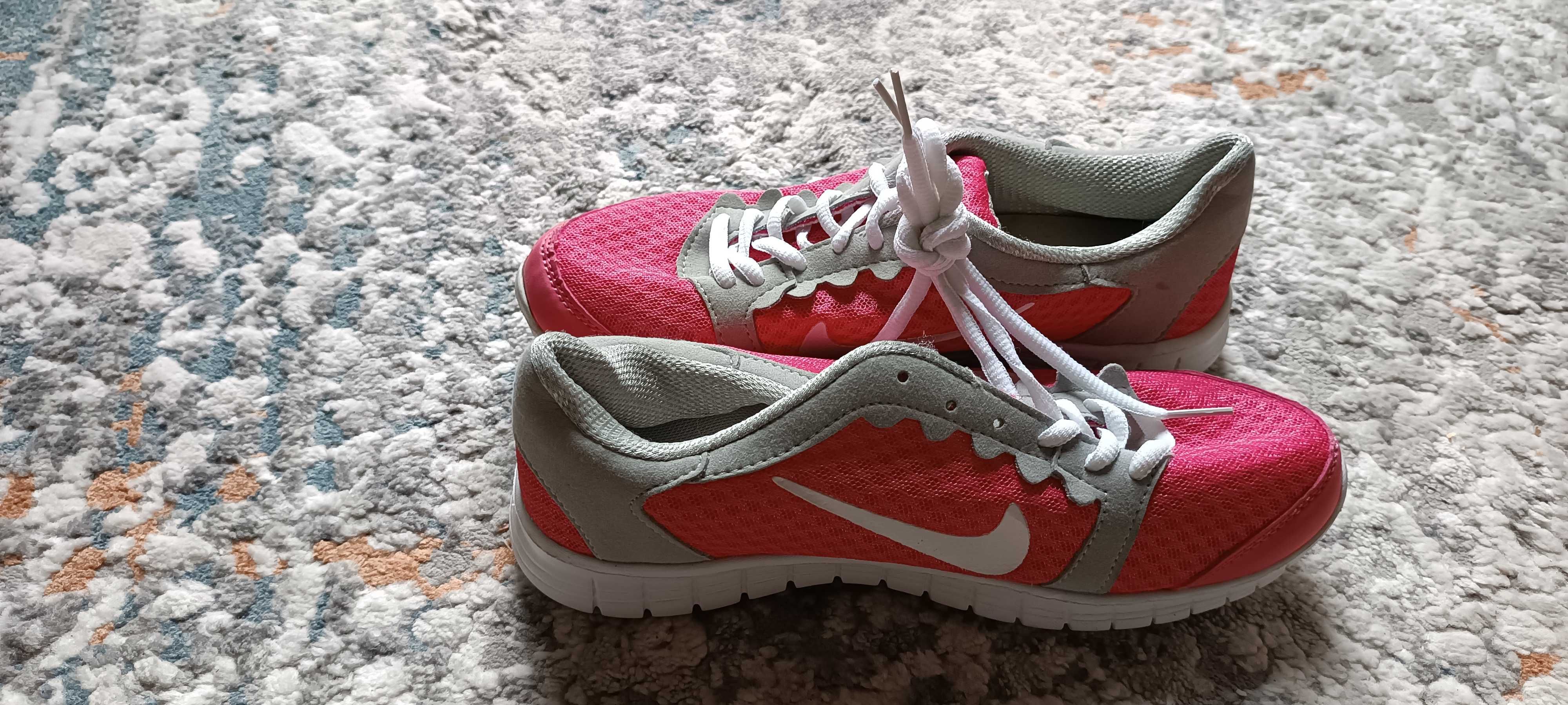 Nike ultralekkie damskie