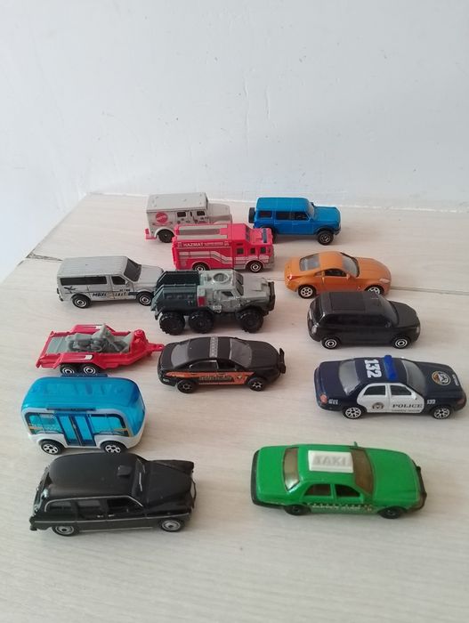 Продам  машинки. Хот вилс и Матч бокс .