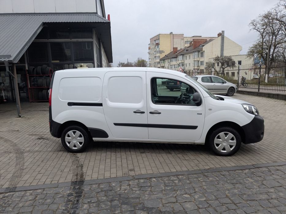 renault kangoo ze 33kw. 17 рік
