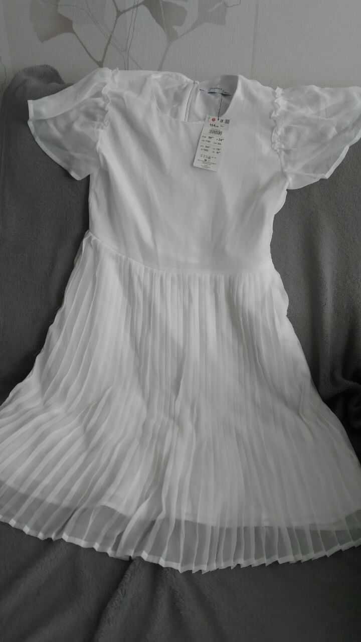 Детское белое платье с плиссиров. юбкой RESERVED, на рост 164, новое