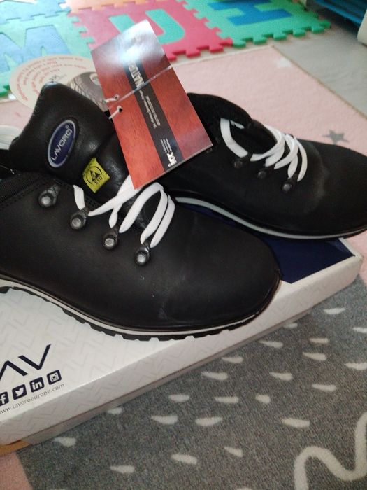 Sapatos novos trabalho