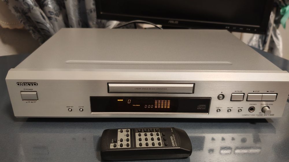 CD проигрыватель Onkyo dx 7333