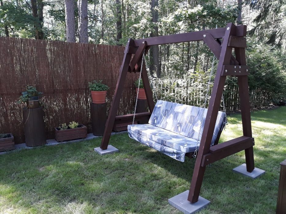 Plac, huśtawka, wyroby ogrodowe z drewna