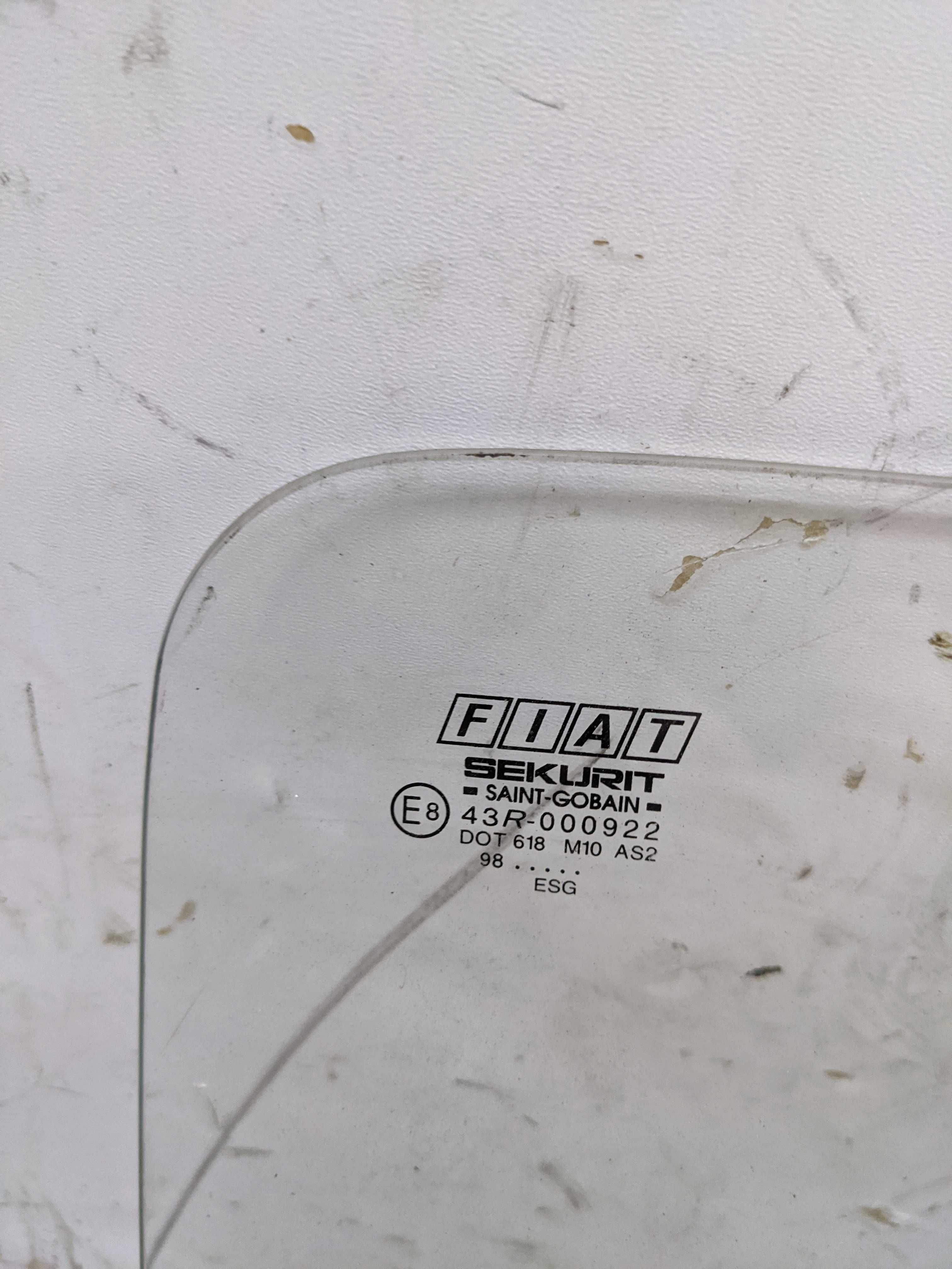 Fiat 126P Maluch Kaszlak Szyba Drzwi Prawy Przód Prawa Przednia PP