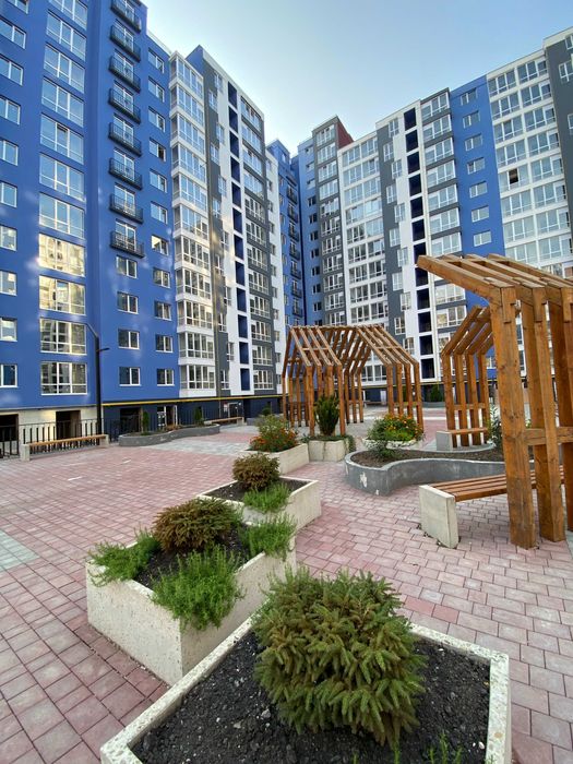 Центр,однокімнатна квартира продам Княгинин,Набережна поруч річка парк