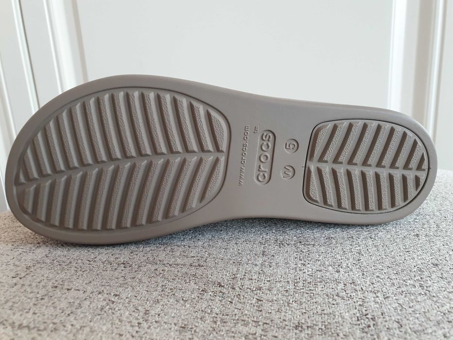 Босоножки Crocs, новые, р. 35