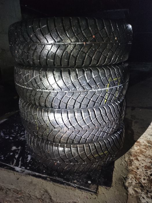 Продам резину 205/75/R15