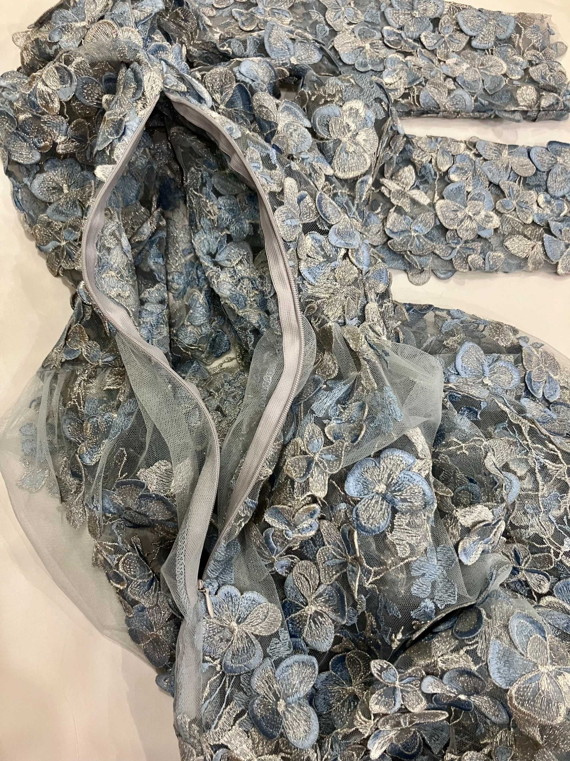 Ekskluzywna, zjawiskowa, unikatowa sukienka koronkowa baby blue