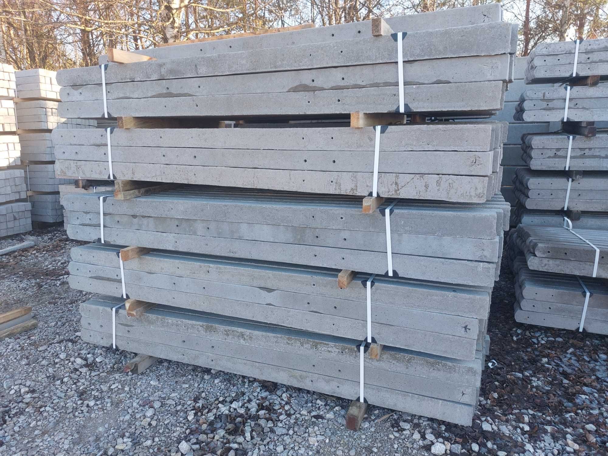 Słupki betonowe do siatki leśnej