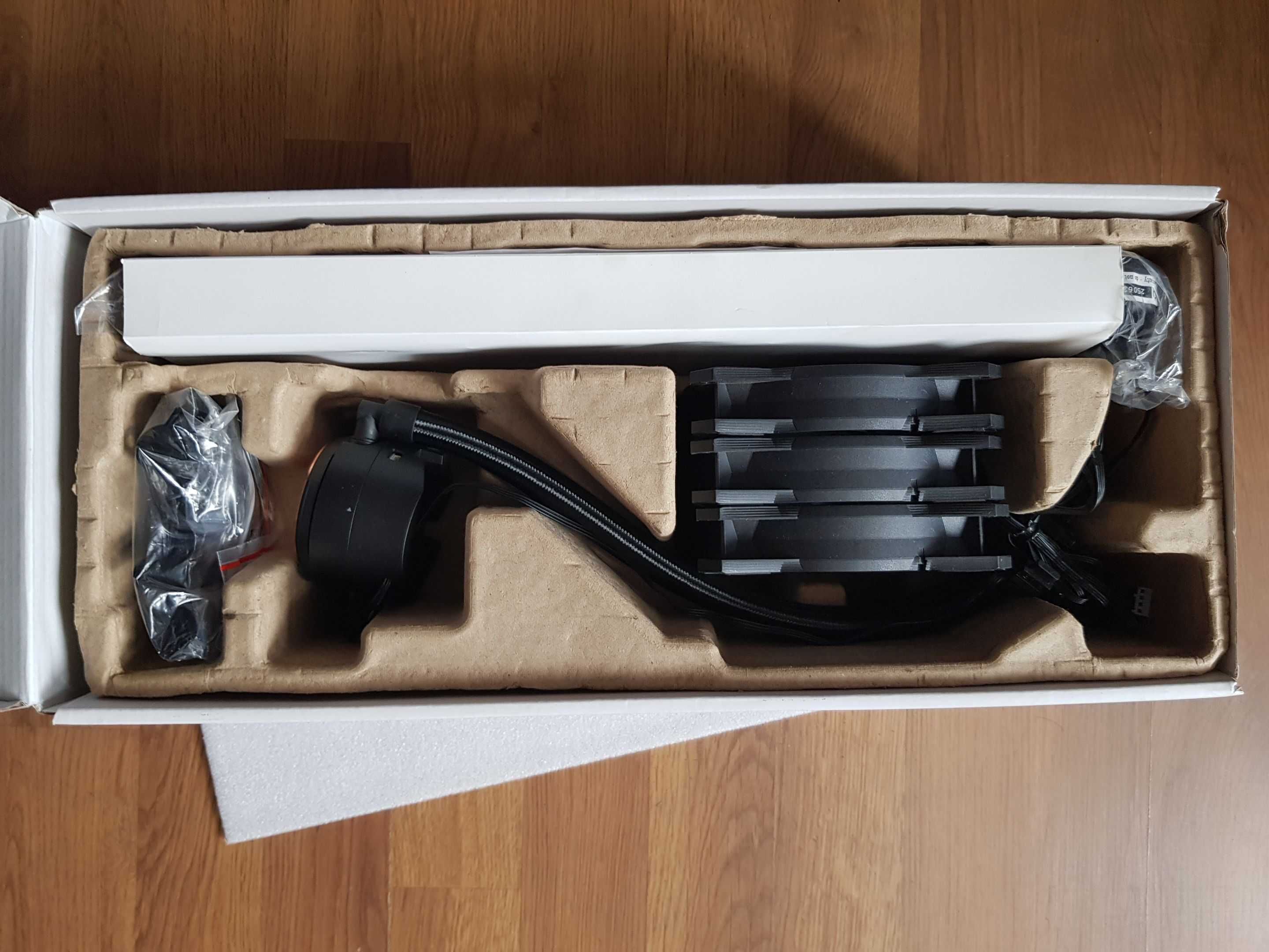 Chłodzenie wodne MSI Mag CoreLiquid 360R AIO 360mm