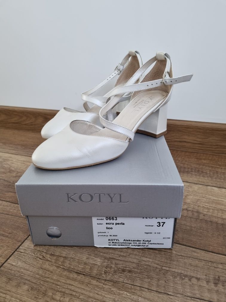 Buty ślubne kotyl, ecru perła lico, model 663