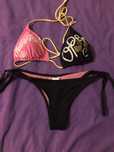 Biquini preto liso cueca , peito rosa/preto usado