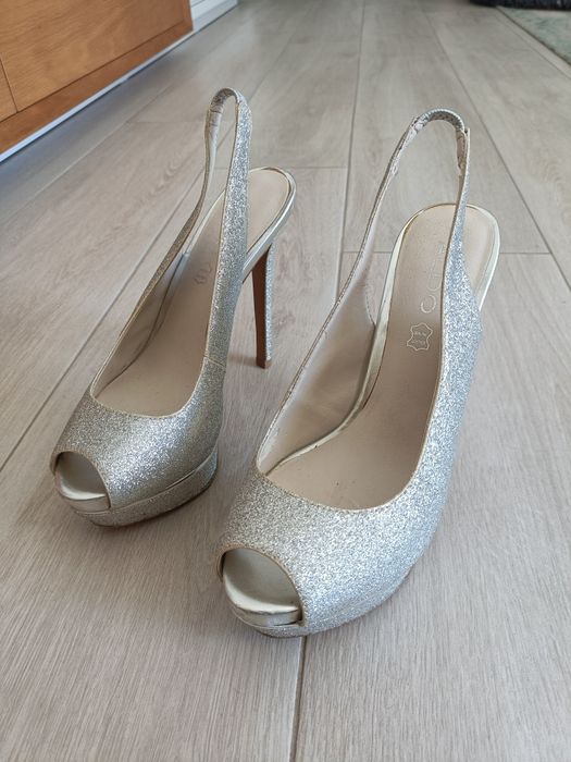 Saltos altos prateados 38 ALDO