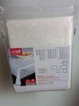 Plamoodporny kwadratowy kremowy ecru obrus w kropki 100x100 Haft