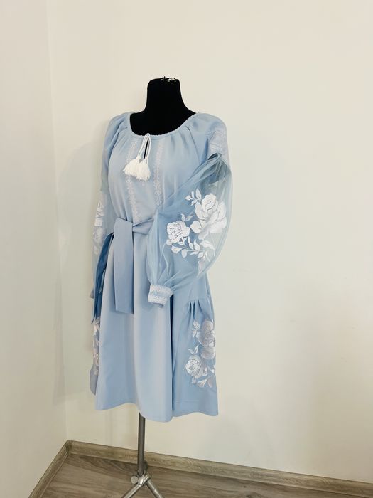 Стильні Вишиті Плаття