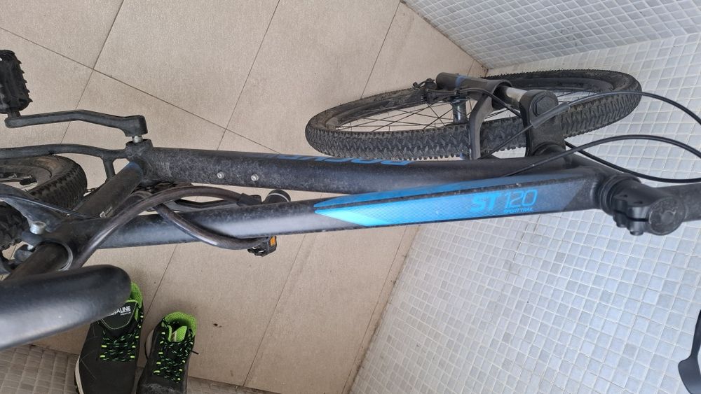 Bicicleta usada com poucos detalhes