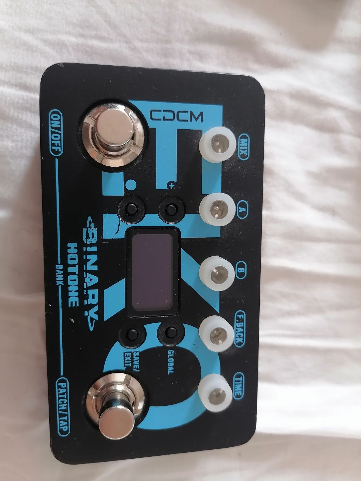 Efekt gitarowy eko delay binary hotone