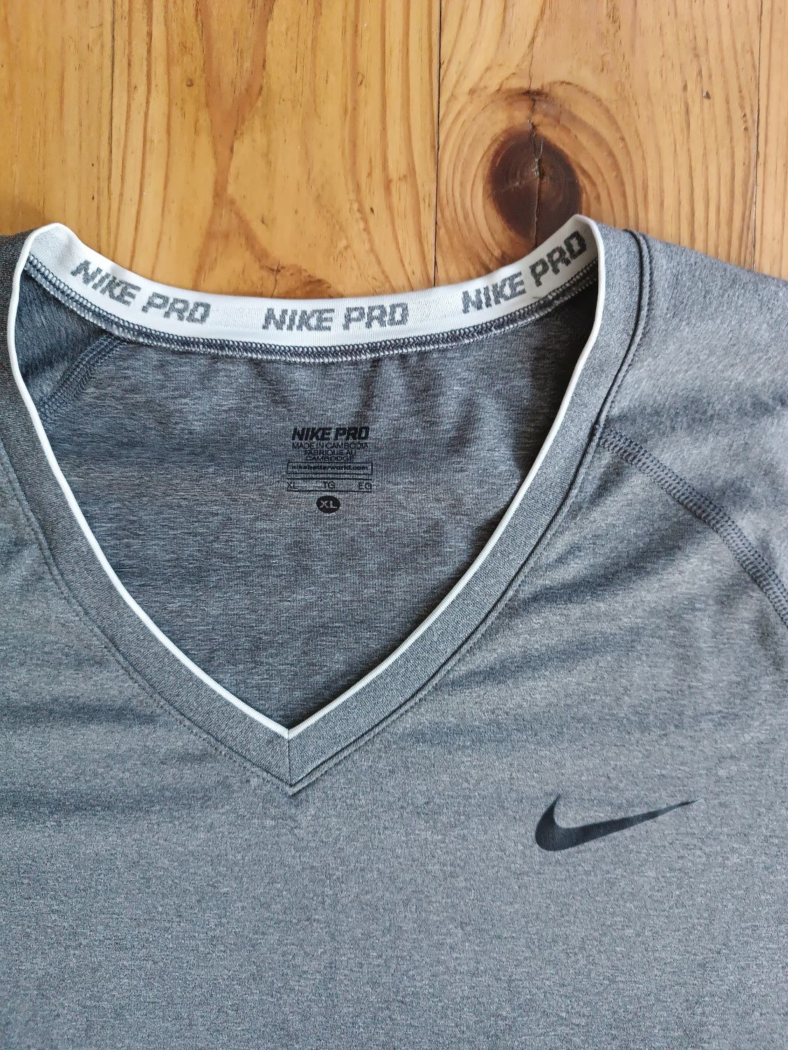 Оригінальна фірмова футболка NIKE
